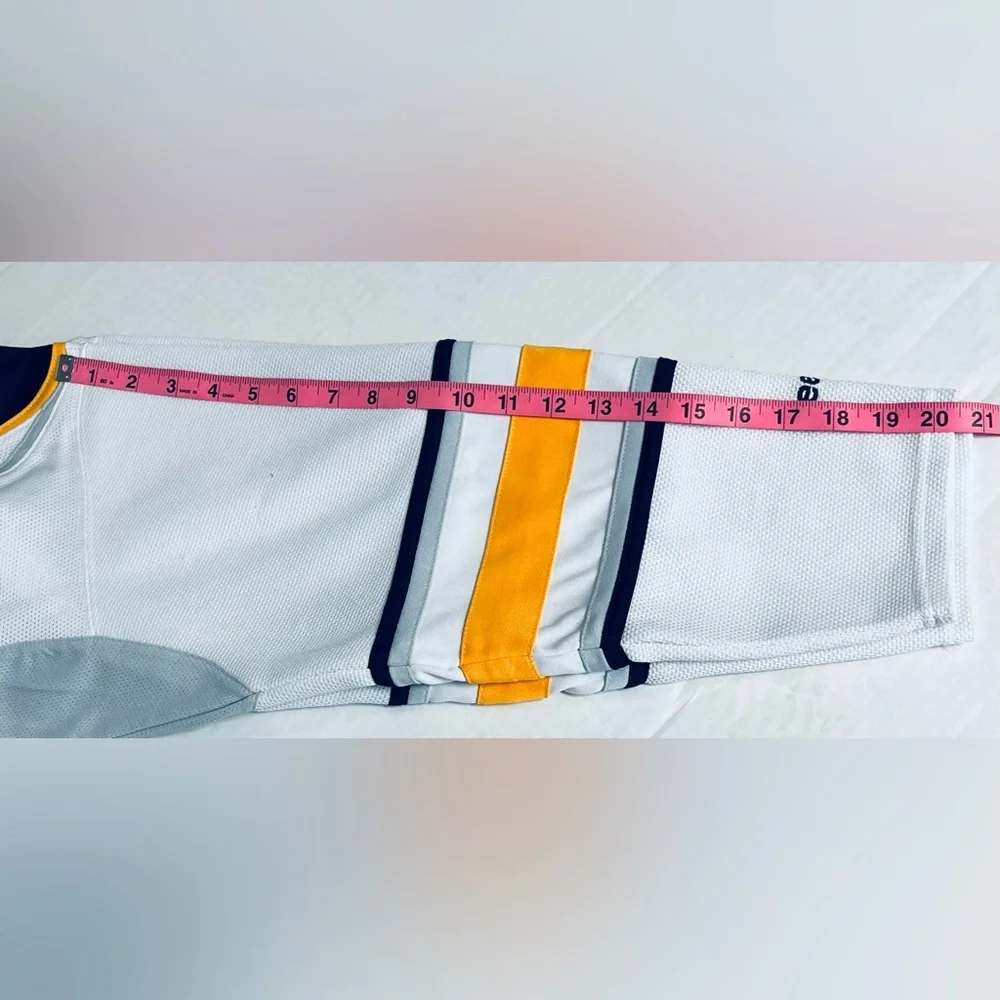 NHL Reebok Buffalo Sabres Men’s Hockey White Jersey White Jersey   SIZE. M - Picture 13 of 13